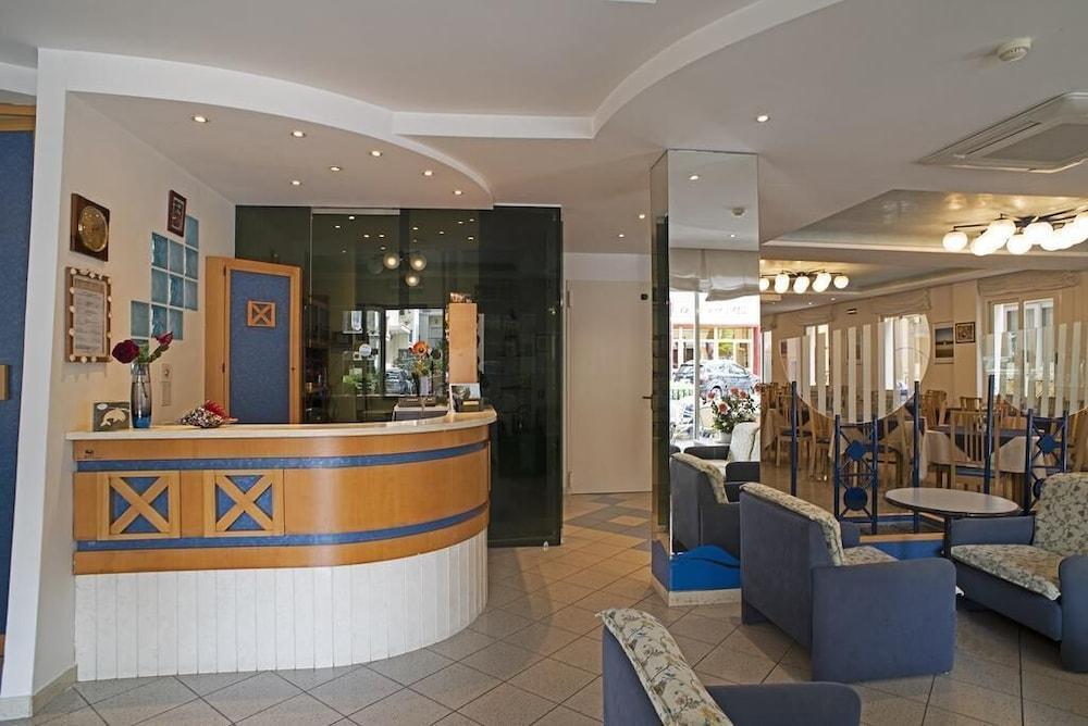 Hotel Adria B&B - Colazione Fino Alle 12 ミザーノ・アドリアーティコ エクステリア 写真