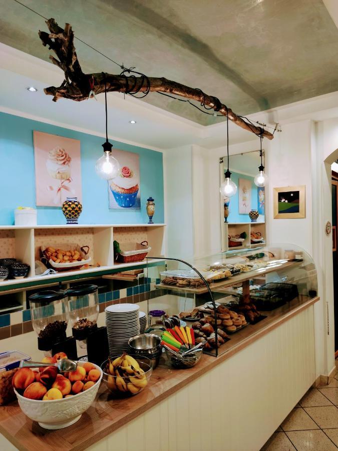 Hotel Adria B&B - Colazione Fino Alle 12 ミザーノ・アドリアーティコ エクステリア 写真